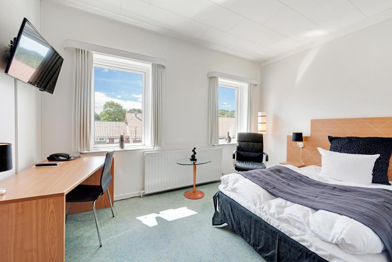 Hotel Jernbanegade Kibæk 外观 照片